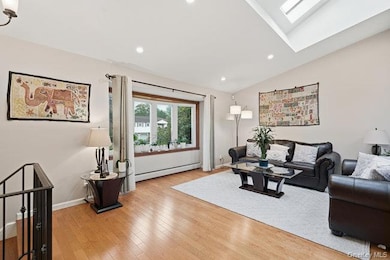 8 Duke Place, Glen Cove, NY 11542 - photo 3