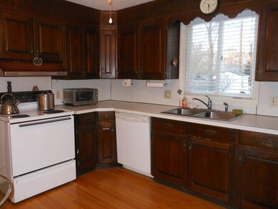 101 Orchardview St, West Springfield, MA 01089 - photo 6