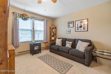 Den/Bedroom