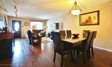 (5) Dining Room Living Room