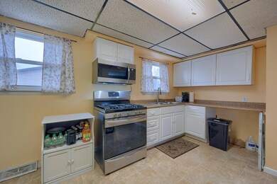 9-Kitchen-3rd-View