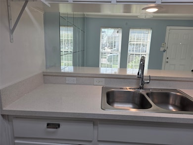 1016 E Tri Oaks Ln unit 86, Houston, TX 77043 - photo 7