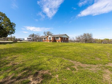 10100 Prather Rd, Springtown, TX 76082 - photo 4