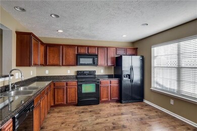 Large Kitchen with Lots of Cabinet Space