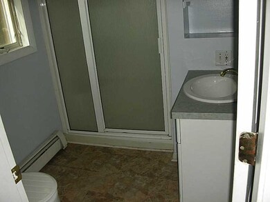 Bathroom. 1st Unit