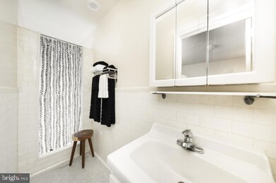 1229 Chestnut St unit 624, Philadelphia, PA 19107 - photo 5