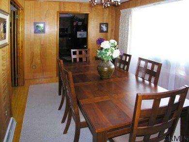 22 Crestwood Ave, Troy, NY 12180 - photo 6