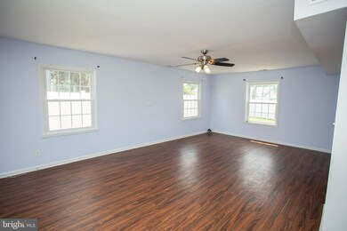 27 Bendix Ln, Willingboro, NJ 08046 - photo 4