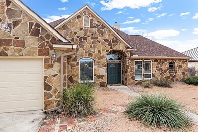 803 Dogwood Ln, Fredericksburg, TX 78624 - photo 2