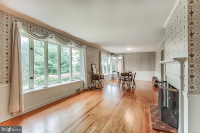 437 Summit St, Lemoyne, PA 17043 - photo 2