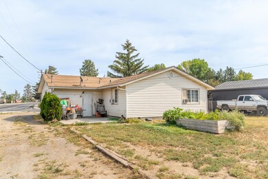 3415 SW 26th St, Redmond, OR 97756 - photo 2