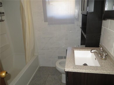 1513 E 26th St, Des Moines, IA 50317 - photo 5