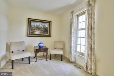 20328 Pleasant Ridge Dr, Montgomery Village, MD 20886 - photo 4