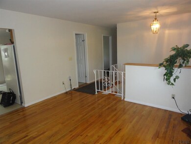 33 Hawthorne Ct, Albany, NY 12211 - photo 5