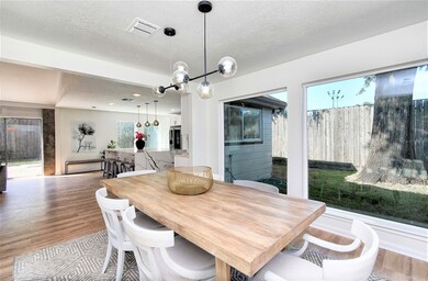 10107 Burgoyne Rd, Houston, TX 77042 - photo 7