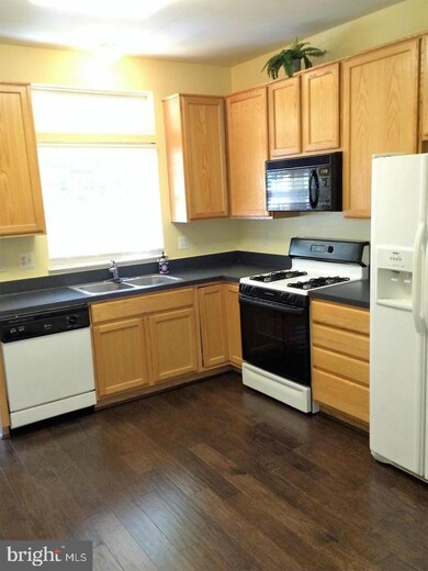 12470 Selkirk Cir, Bristow, VA 20136 - photo 5