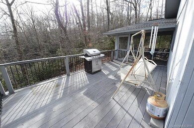 Spacious/wide entertainment area.