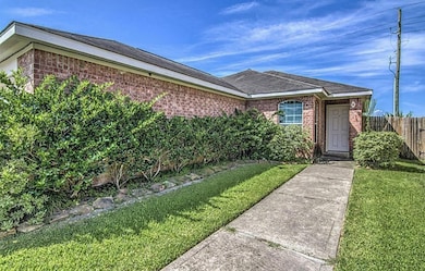 171 Horn Ct, Baytown, TX 77523 - photo 2