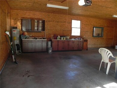 540 E Magnolia Ave, West Point, VA 23181 - photo 2