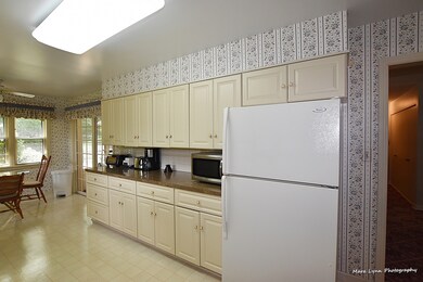 1420 Garfield Ave, Aurora, IL 60506 - photo 2