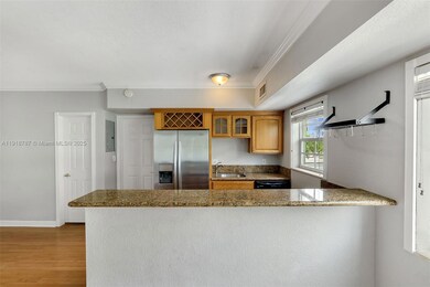 924 SE 2nd St unit 27, Fort Lauderdale, FL 33301 - photo 4