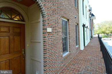 231 Locust St SE unit 2, Vienna, VA 22180 - photo 5