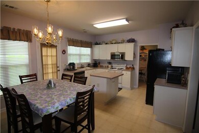 Beautiful and spacious kitchen!