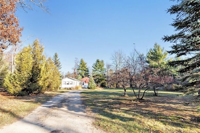 14384 Warrington Lake Dr, Gillett, WI 54124 - photo 2