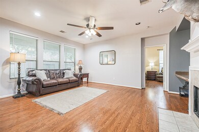 4201 Leisure Ln, Pearland, TX 77584 - photo 4