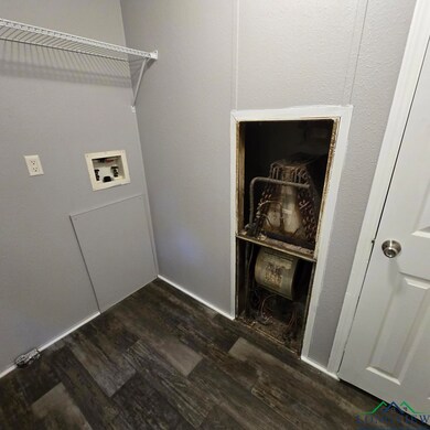 1975 Cr 2074, Hull, TX 77564 - photo 5