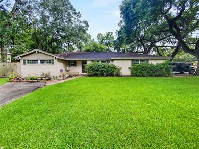 1621 W Blum St, Alvin, TX 77511 - photo 7