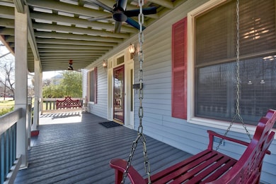 205 S Rio Grande St, Lockhart, TX 78644 - photo 3