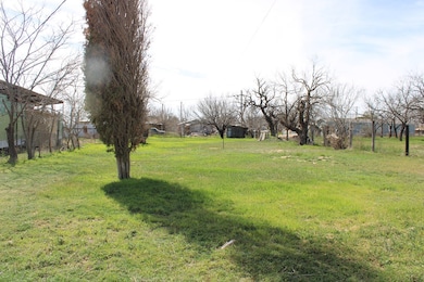 703 N 15th St unit 55' of 4, Ballinger, TX 76821 - photo 2