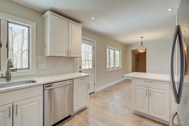 184 Riveredge Rd, Tinton Falls, NJ 07724 - photo 6