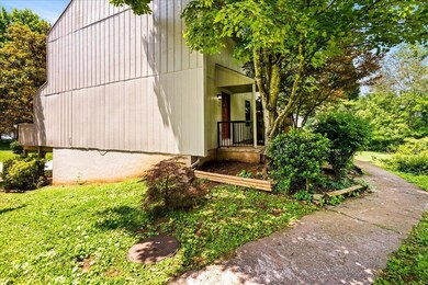 02-8703-Olde-Colony-Trail-Knoxville-TN-2