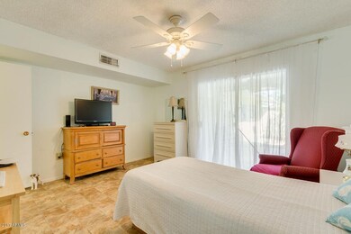 10585 W Palmeras Dr unit A, Sun City, AZ 85373 - photo 6