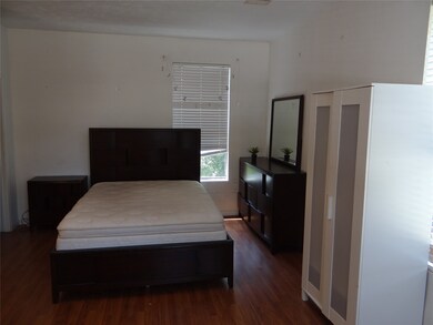 805 W 30th St, Houston, TX 77018 - photo 4