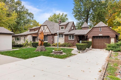 615 Shawnee Ave, Des Moines, IA 50313 - photo 2