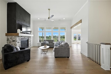 1807 Halls Creek Ave, Raymore, MO 64083 - photo 4