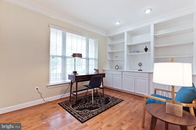 5807 Falls Gate Ct, Falls Church, VA 22041 - photo 7