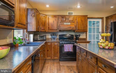 3420 Foster Ln, Reading, PA 19605 - photo 4