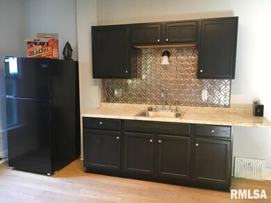 1009 W 14th St, Davenport, IA 52804 - photo 7