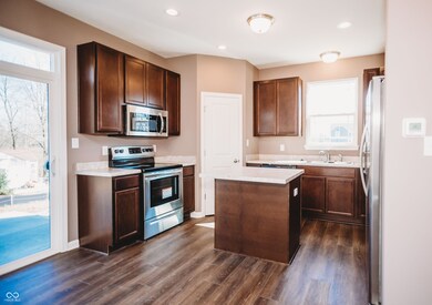 1902 Zwingley St, Indianapolis, IN 46203 - photo 6