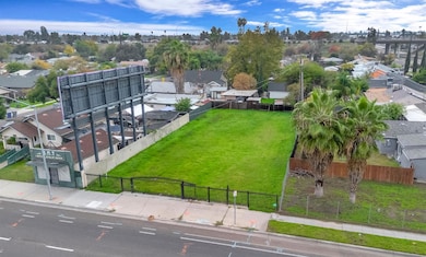 1361 N First St, Fresno, CA 93703 - photo 2