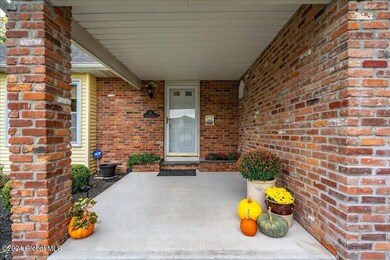 33 Cloverfield Dr, Albany, NY 12211 - photo 4