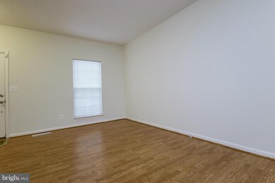 15692 Viewpoint Cir, Dumfries, VA 22025 - photo 5