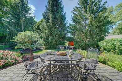 207 N Dewey St, Auburn, IN 46706 - photo 5