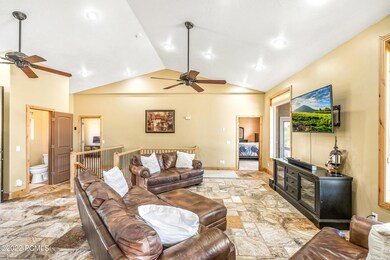7_Kitchen-Dining_high_3944770