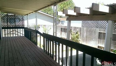 Lovely, covered deck area