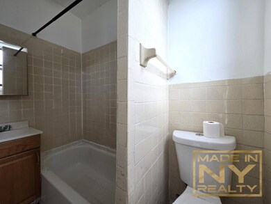 41-15 53rd St unit E2, Flushing, NY 11377 - photo 4